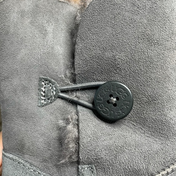 UGGS Bailey button boots - Picture 5 of 6